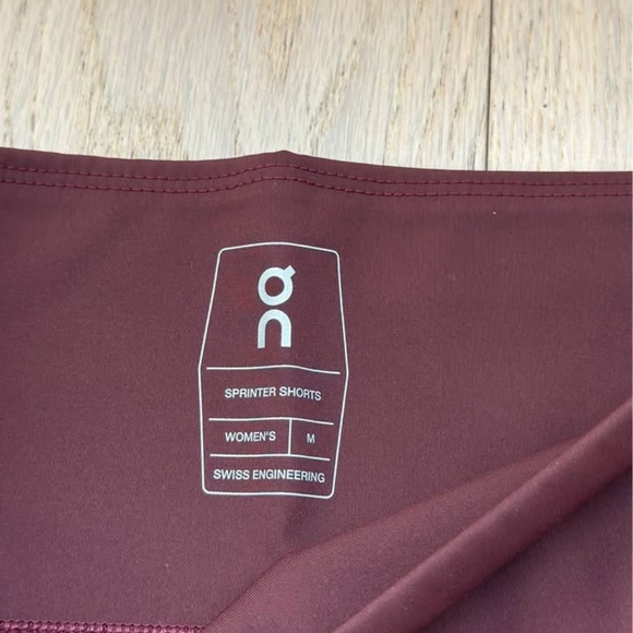 On Running sprinter shorts M TWO PAIRS - Picture 4 of 4